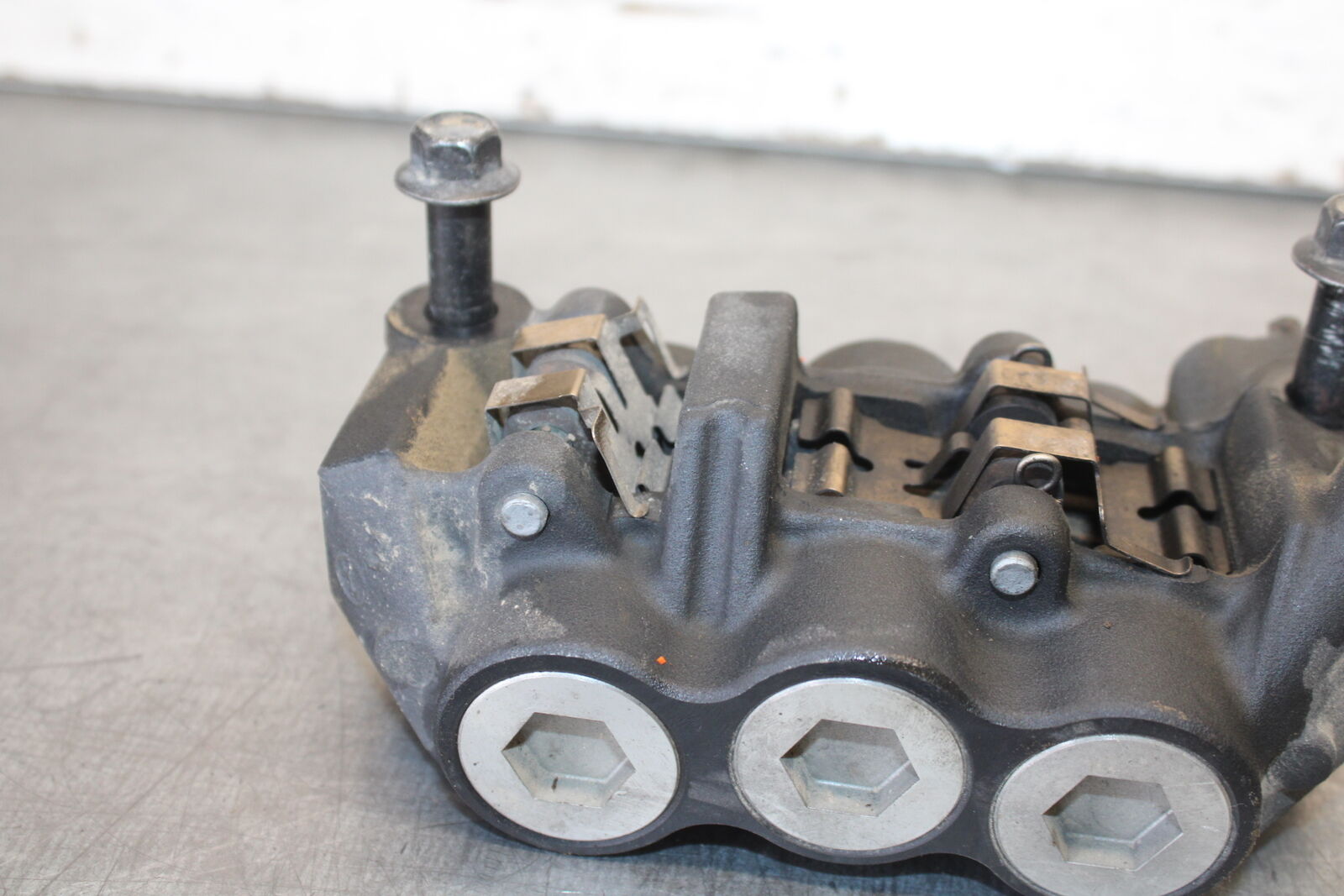 09-14 YAMAHA YZF R1 RIGHT LEFT FRONT BRAKE CALIPER SET PAIR CALIPERS BB696