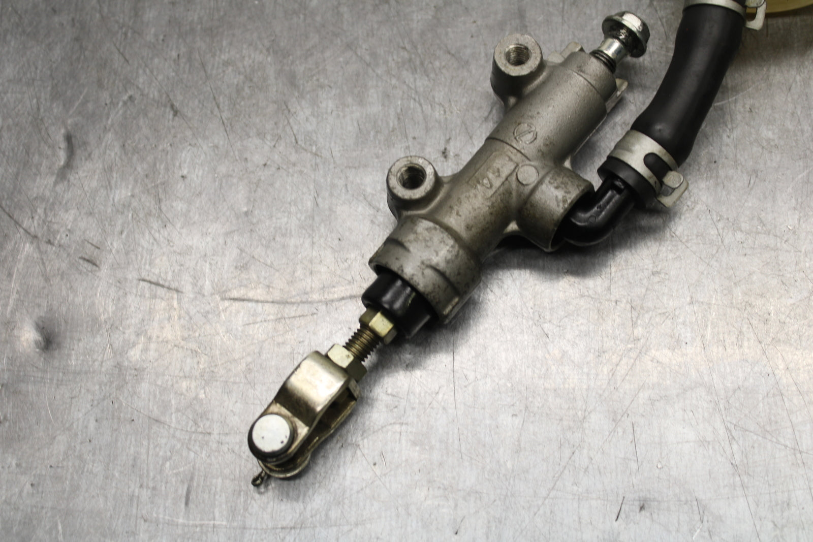 03-08 KAWASAKI VULCAN 1600 REAR BACK BRAKE MASTER CYLINDER W RESERVOIR BB123