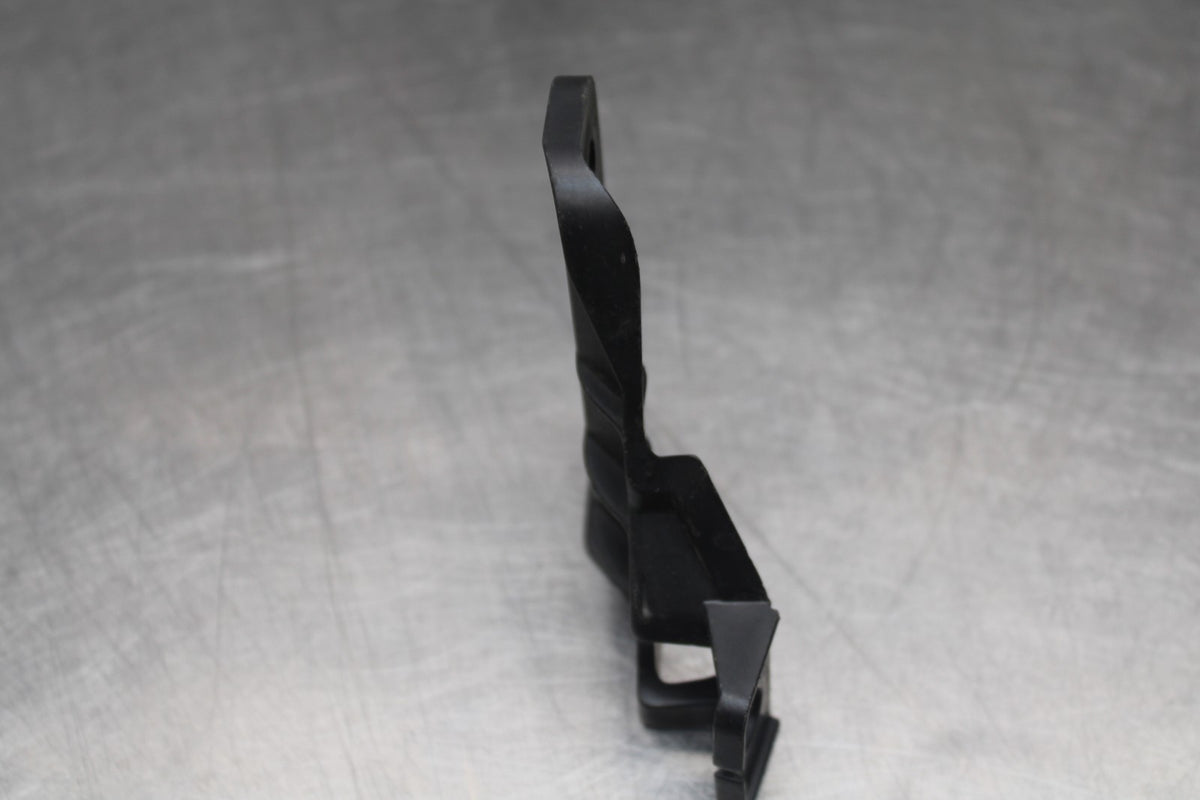 11-24 SUZUKI GSXR750 AIRBOX ECU HOLDER BRACKET BB687-B