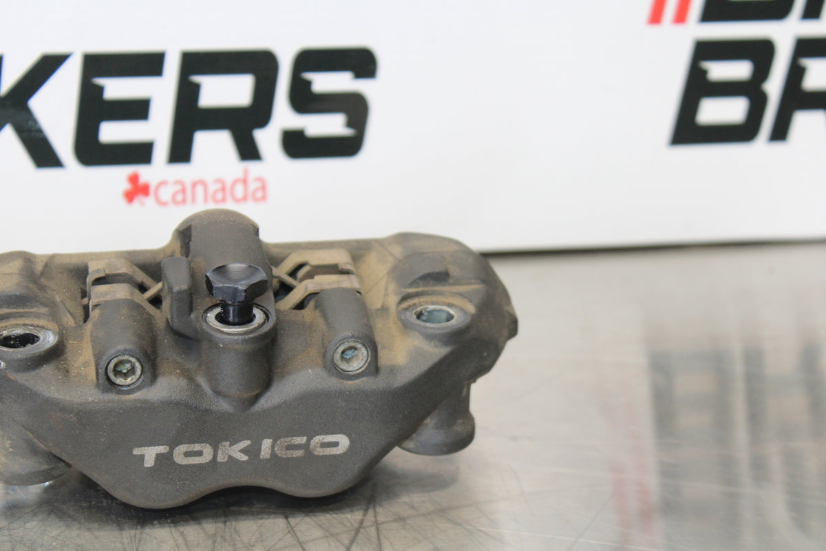 05-06 HONDA CBR600RR RIGHT LEFT FRONT BRAKE CALIPER SET PAIR CALIPERS BB149
