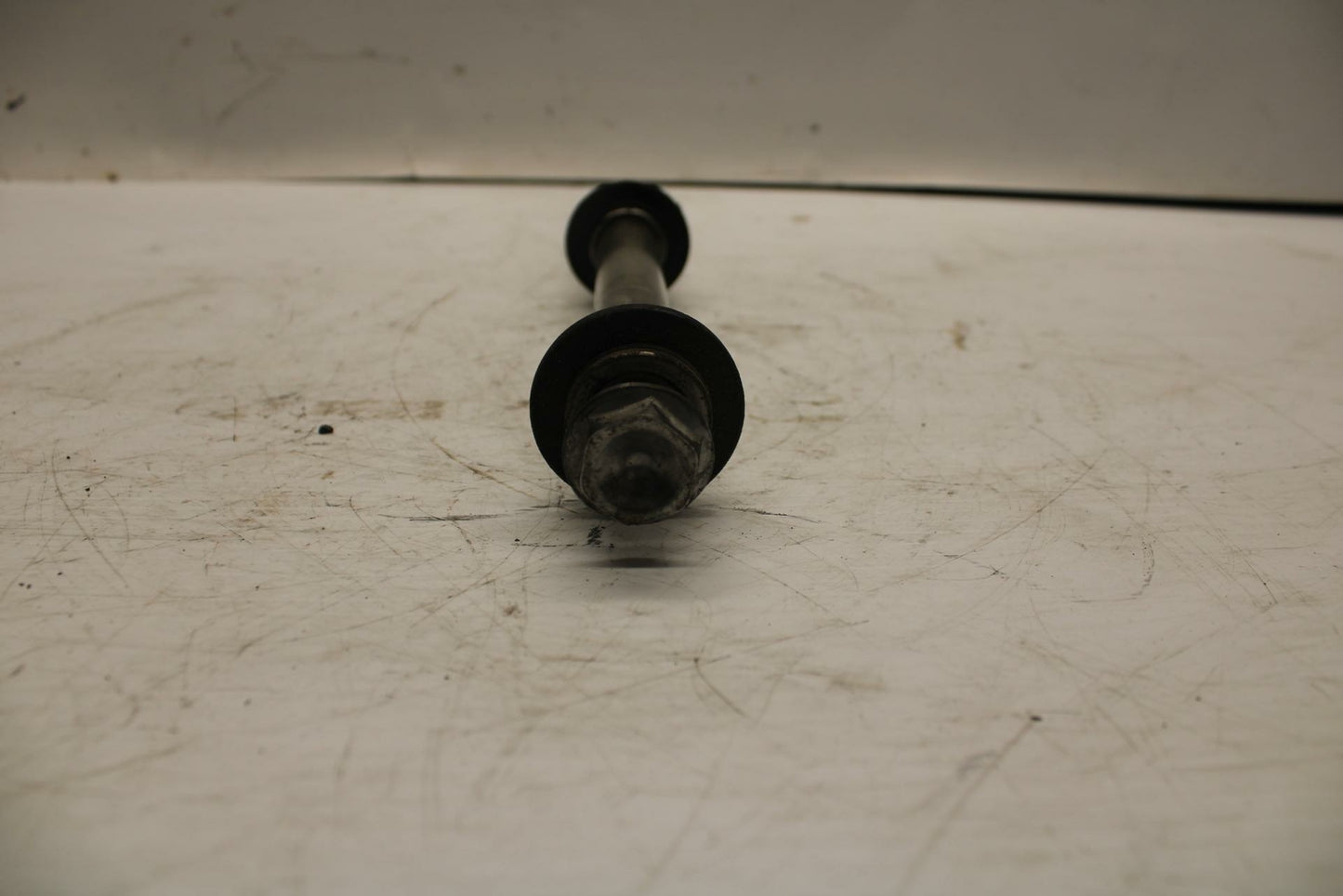 07 YAMAHA YZF R6 2c0 FRONT WHEEL RIM AXLE PIVOT BOLT BB284