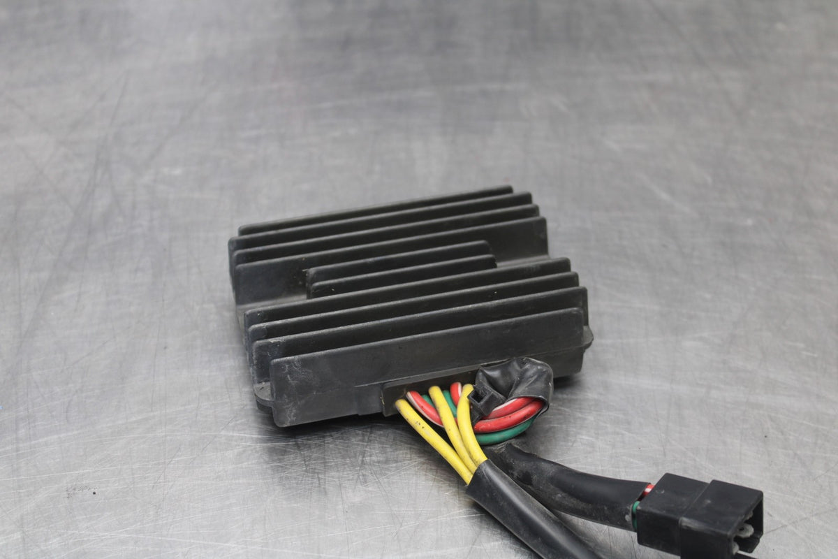 16 APRILIA TUONO V4 1100 RECTIFIER VOLTAGE REGULATOR BB905