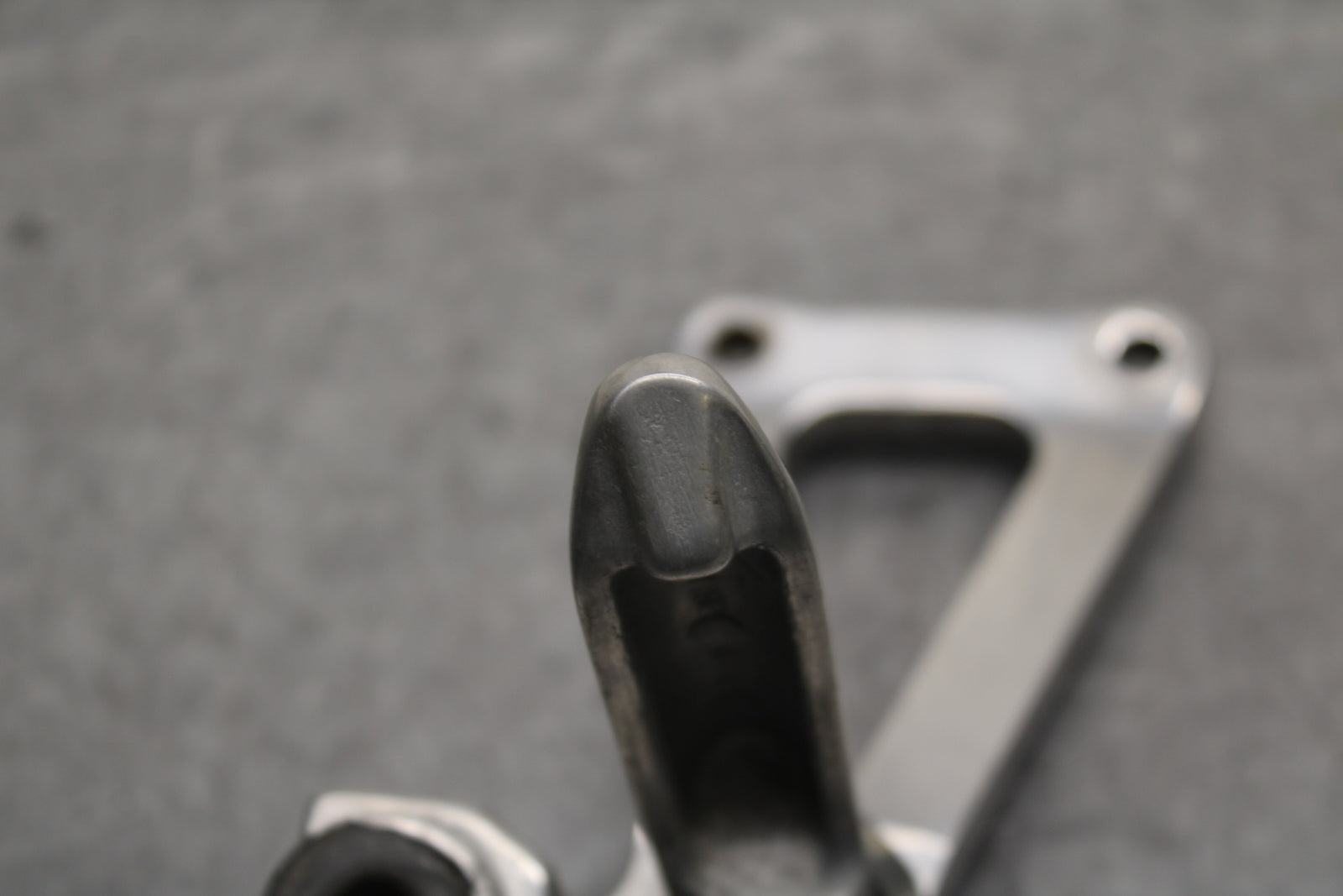 93-94 KAWASAKI NINJA ZX7R REAR BACK PASSENGER PEG SET PAIR BB122