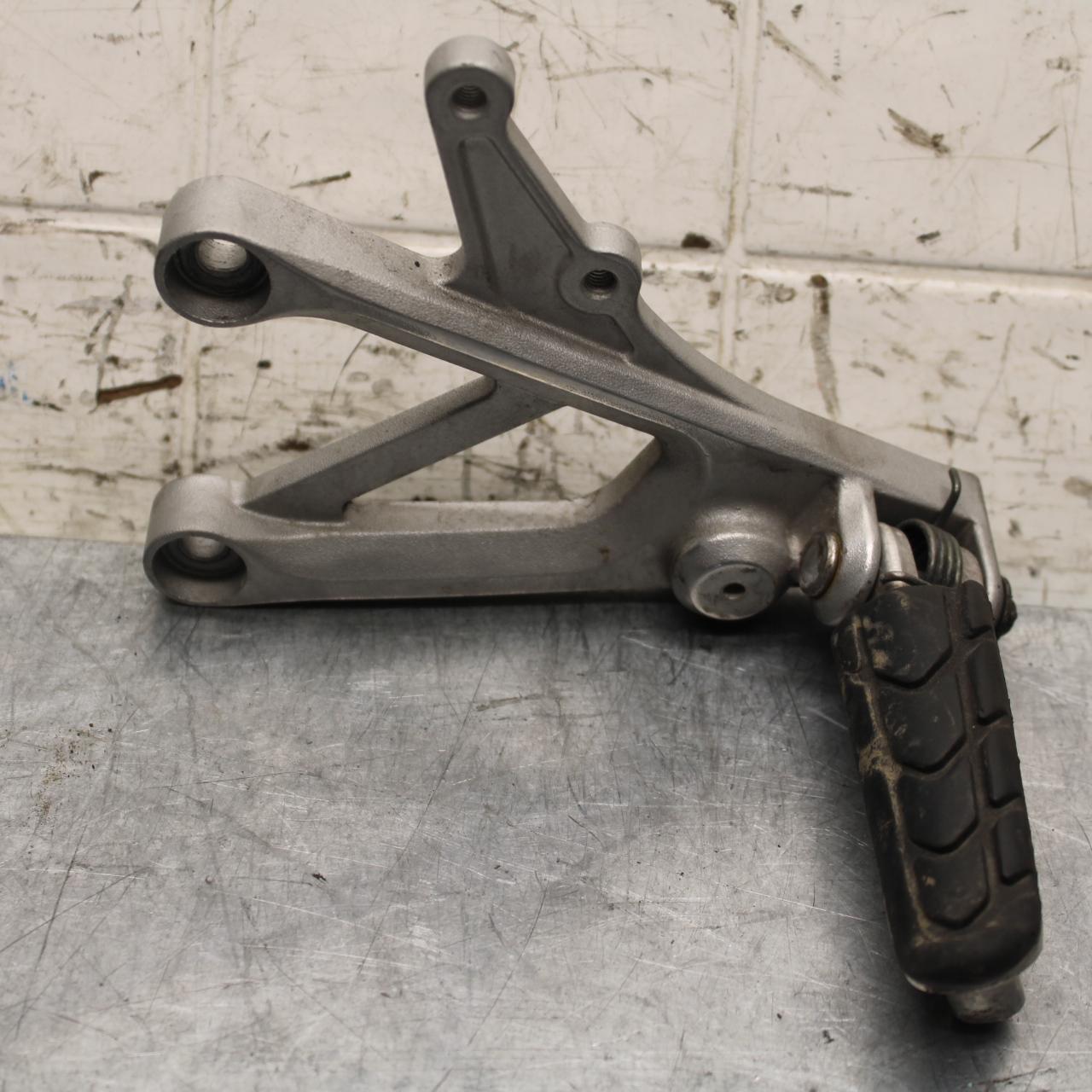 2000 Honda CBR600F4 LEFT REARSET REAR SET DRIVER FOOT PEG REST STOP BB552