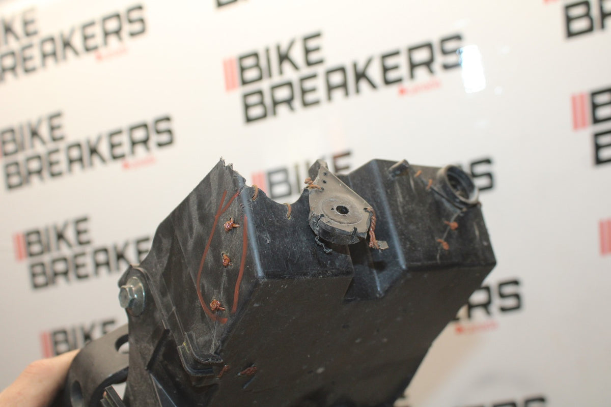 03 YAMAHA YZF R1 REAR SUBFRAME BACK SUB FRAME BB895