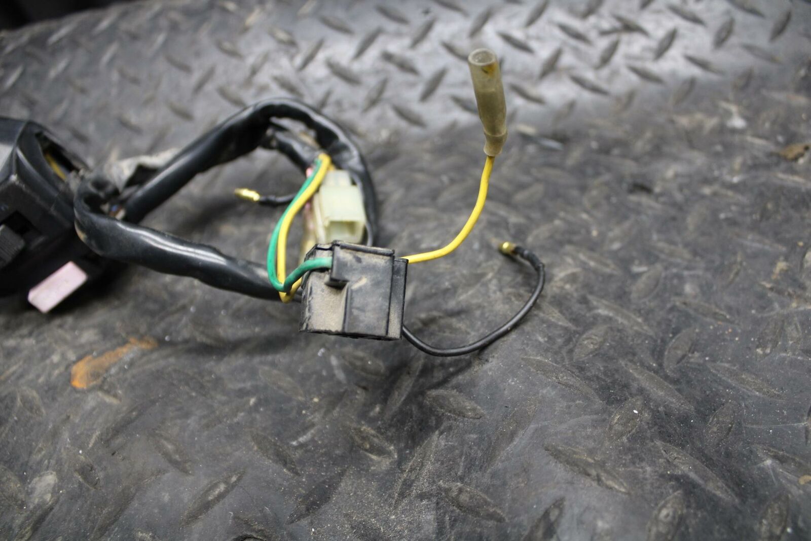 84-85 YAMAHA VIRAGO 1000 LEFT CLIP ON HANDLE HORN SIGNALS CLUTCH SWITCHES BB173