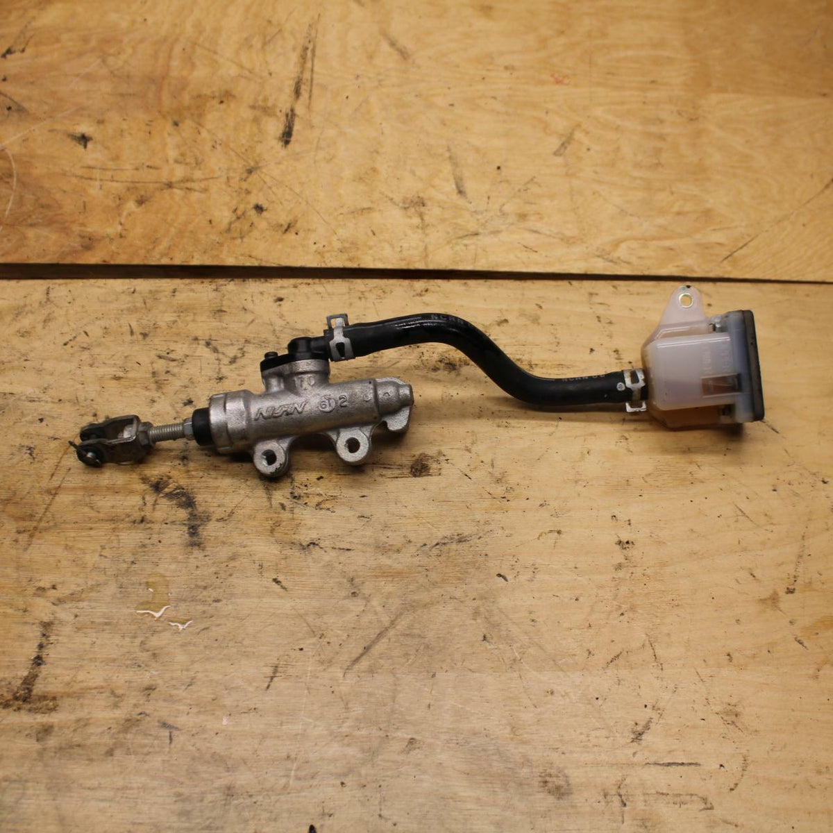 07-12 SUZUKI BANDIT 650S REAR BACK BRAKE MASTER CYLINDER W RESERVOIR BB328