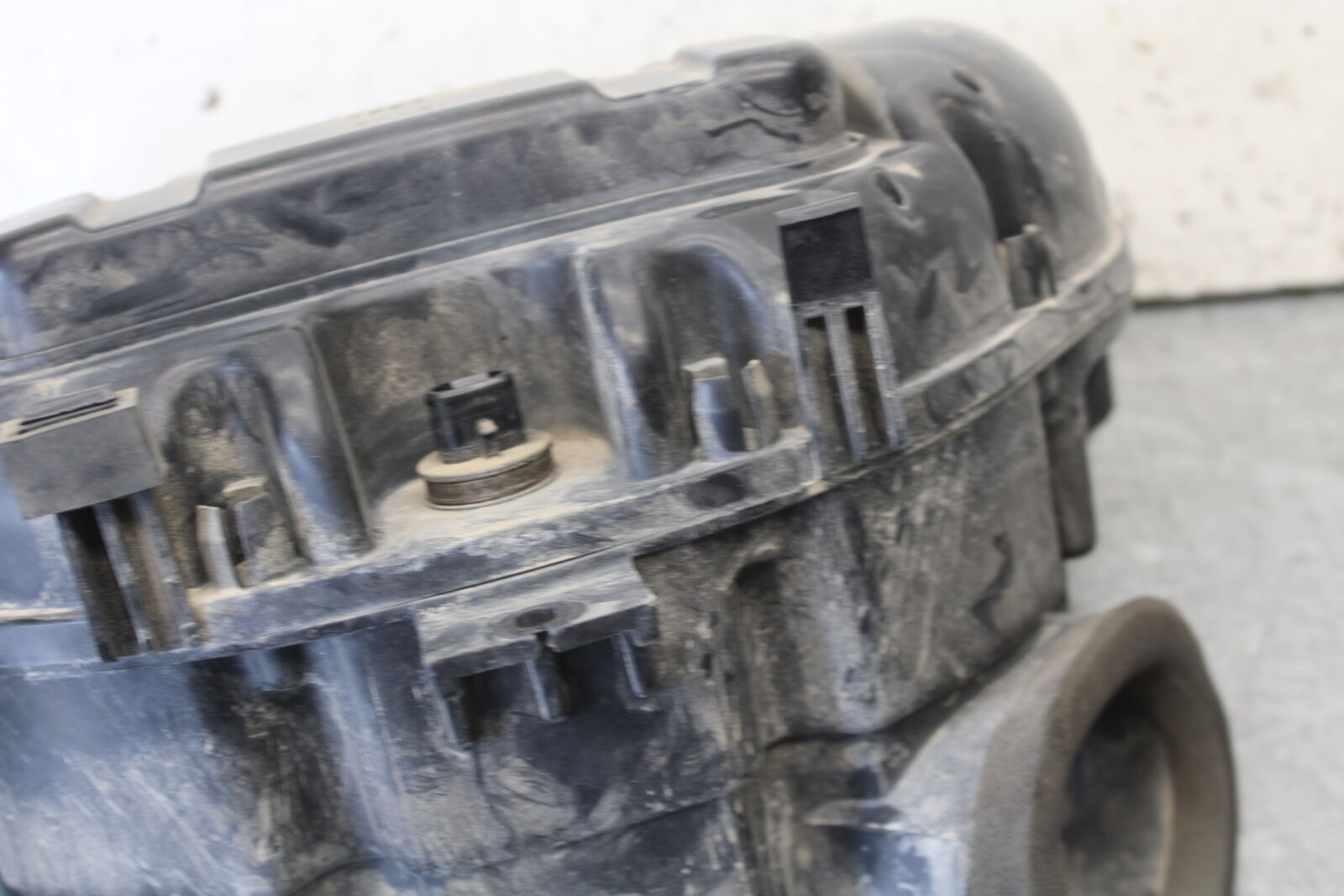 06-07 SUZUKI GSXR 600 AIRBOX AIR INTAKE FILTER BOX BB694