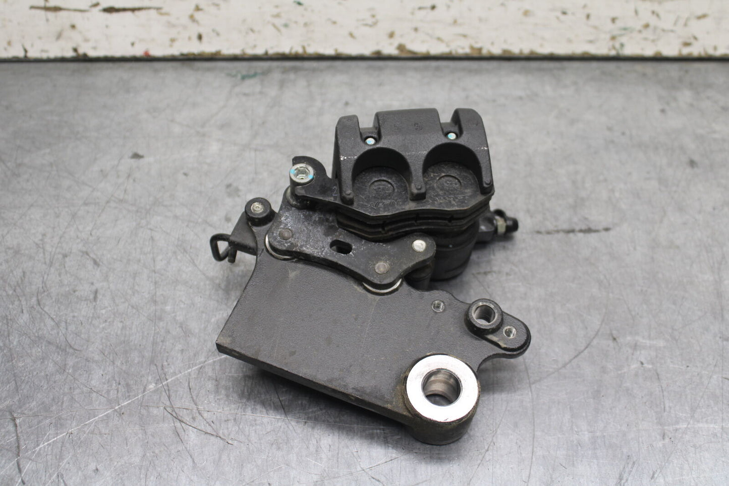 18-23 KAWASAKI NINJA 400 EX400 ABS REAR BACK BRAKE CALIPER W MOUNT BRACKET BB747