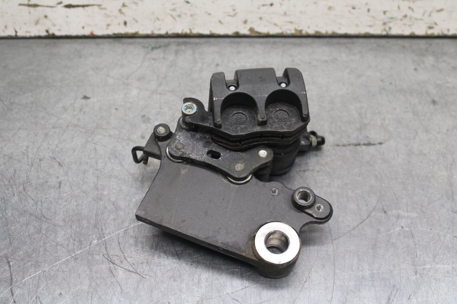 18-23 KAWASAKI NINJA 400 EX400 ABS REAR BACK BRAKE CALIPER W MOUNT BRACKET BB747