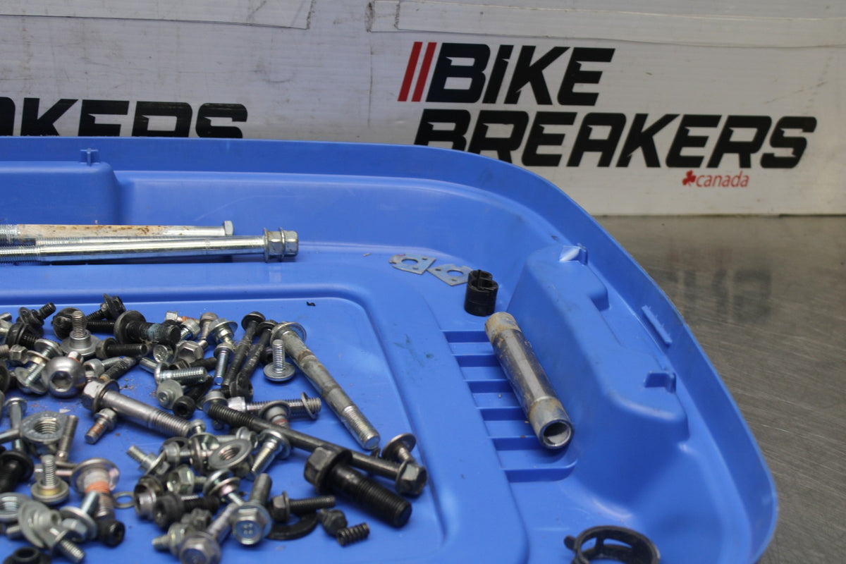 22-25 YAMAHA YZF R7 MOUNTING BOLTS HARDWARE SCREWS BB940