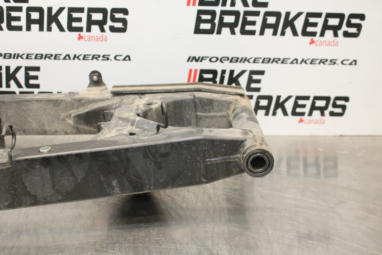 13-17 KAWASAKI NINJA 300 EX300 ABS REAR SWINGARM BACK SUSPENSION SWING ARM BB187