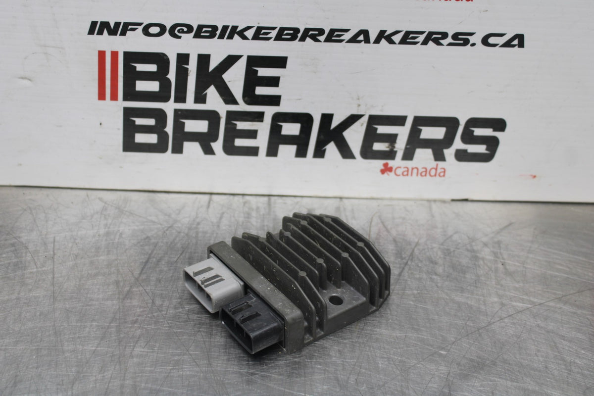 13 YAMAHA YZF R1 RECTIFIER VOLTAGE REGULATOR BB781