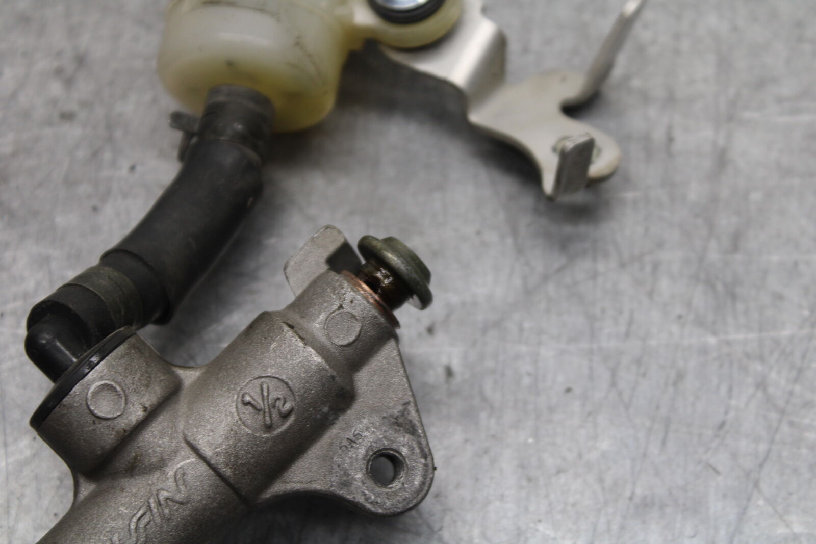 06 YAMAHA YZF R6 REAR BACK BRAKE MASTER CYLINDER W RESERVOIR BB716