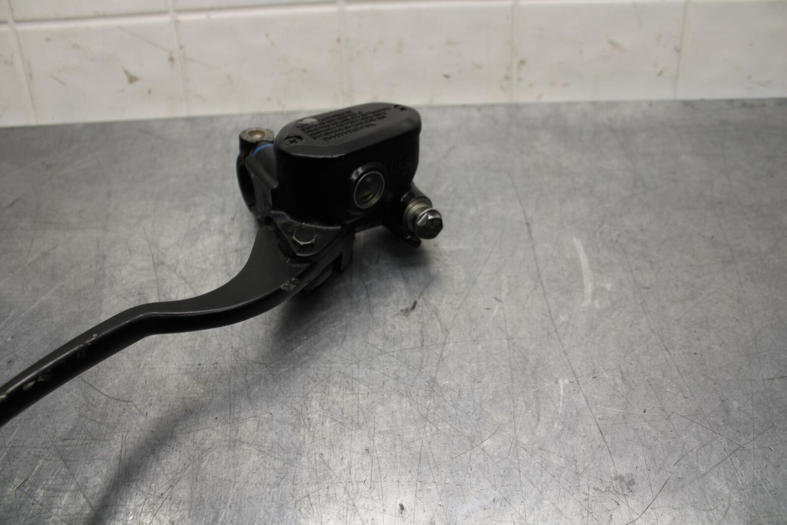 20 KAWASAKI Z400 ER400 ABS FRONT BRAKE MASTER CYLINDER w/ LEVER BB586