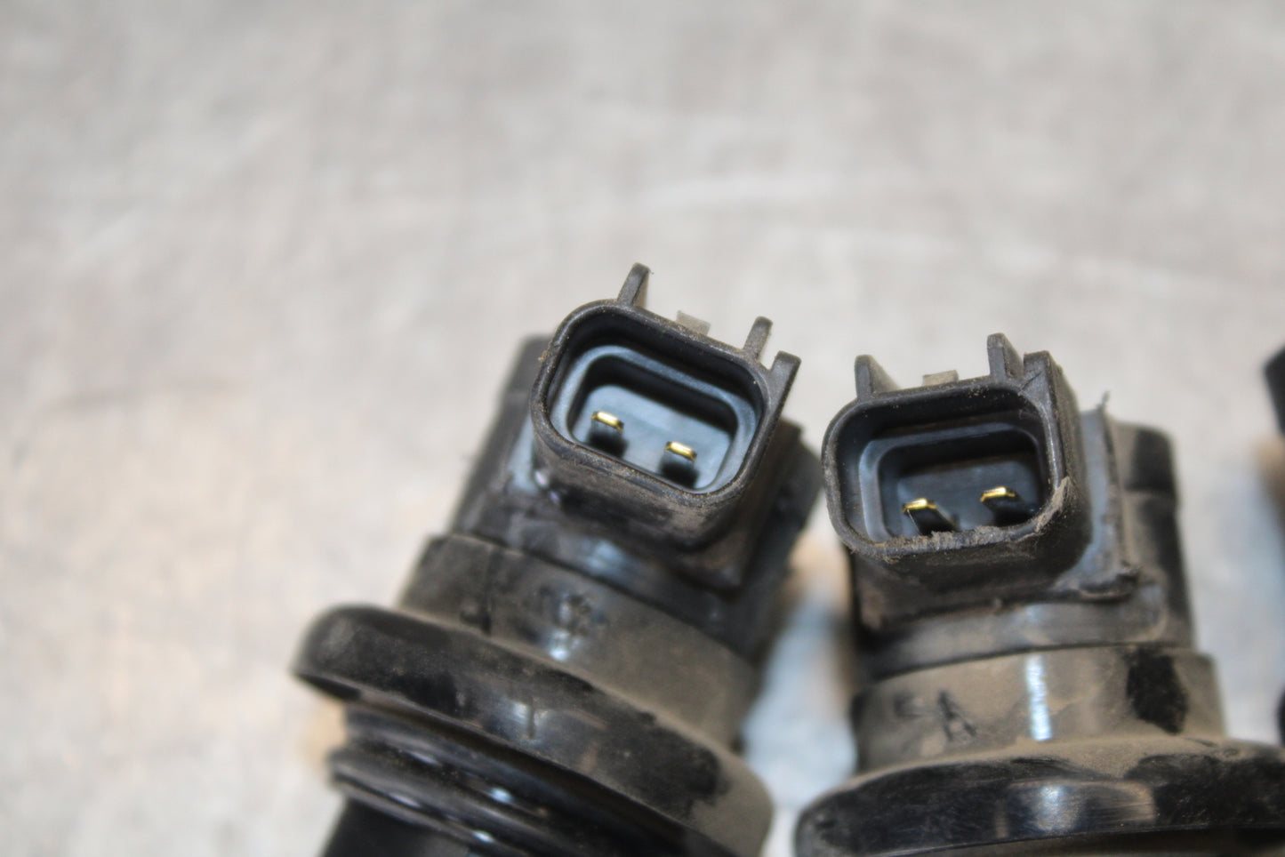 09-14 YAMAHA YZF R1 IGNITION COILS COIL SPARK PLUG CAPS 14B-82310-00-00 BB696