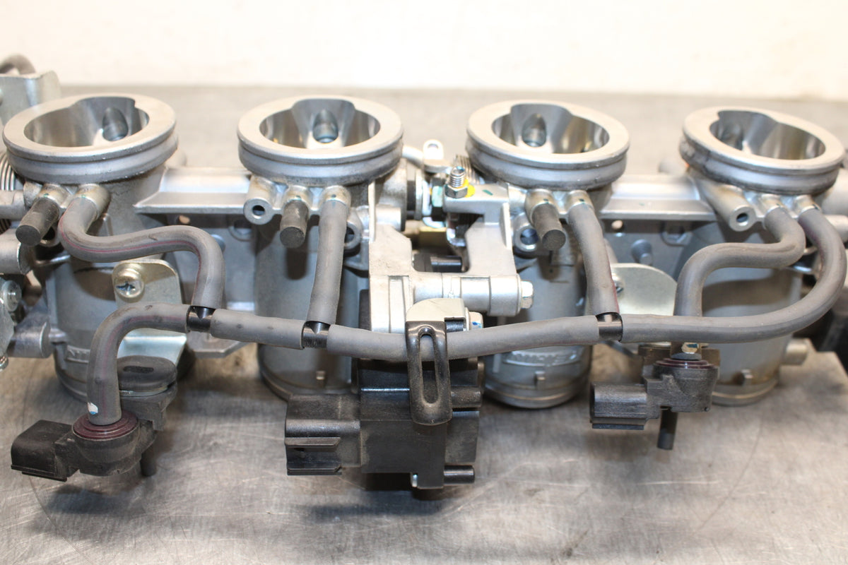 13-18 KAWASAKI NINJA ZX6R MAIN FUEL INJECTORS / THROTTLE BODIES BB130