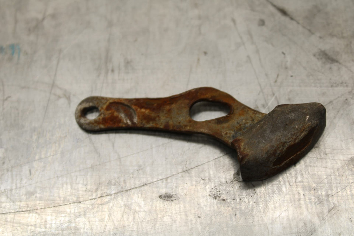 85 YAMAHA RZ500 KICKSTAND SIDE KICK STAND BRACKET SUPPORT MOUNT BB27