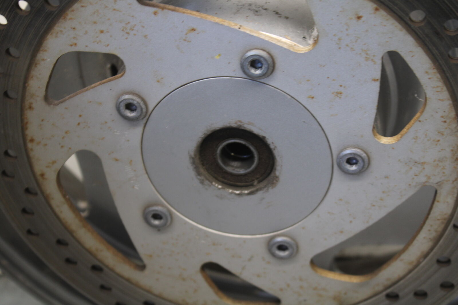 05-09 SUZUKI BOULEVARD C90 FRONT WHEEL FRONT RIM BB692