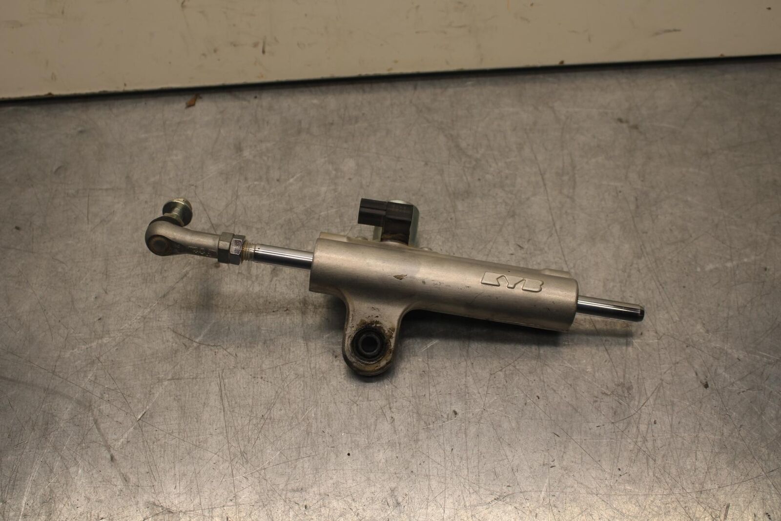 2011 Suzuki GSXR600 STEERING DAMPER STABILIZER 51750-21H10 BB602