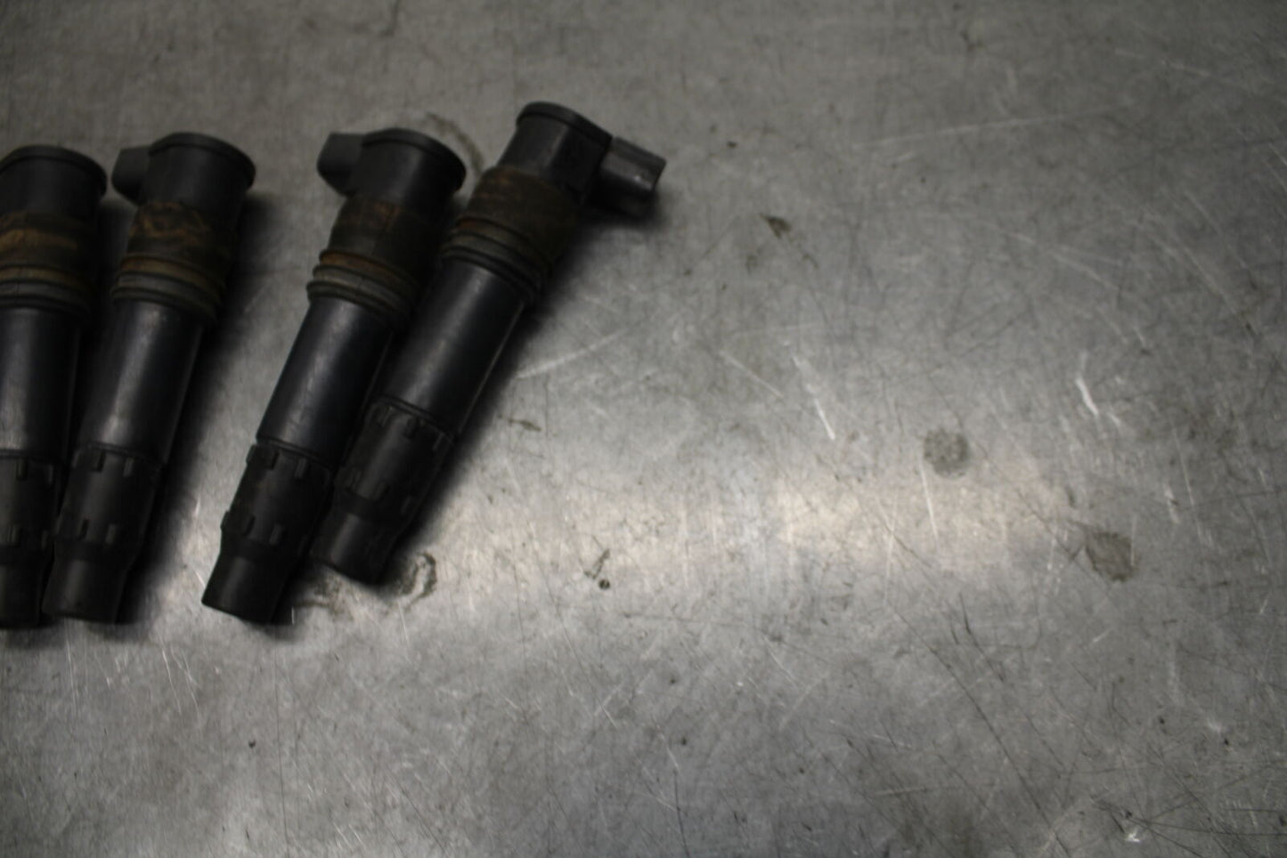 05-06 SUZUKI GSXR1000 IGNITION COILS COIL SPARK PLUG CAPS 33410-35F10 BB677