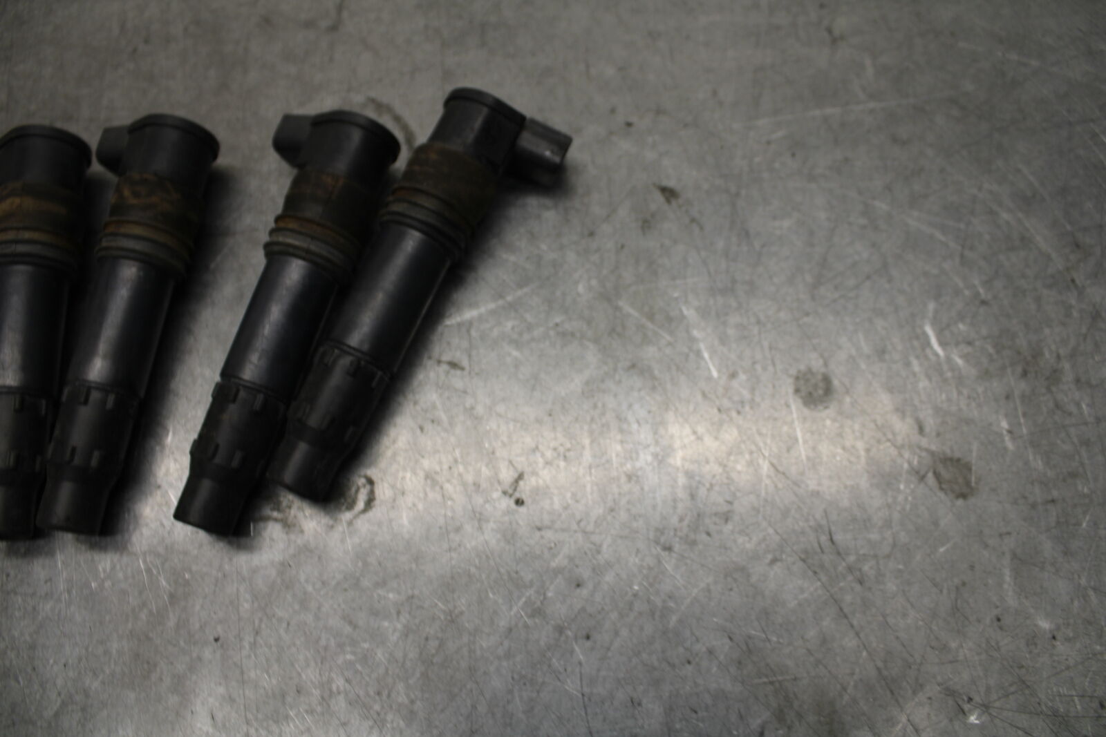 05-06 SUZUKI GSXR1000 IGNITION COILS COIL SPARK PLUG CAPS 33410-35F10 BB677