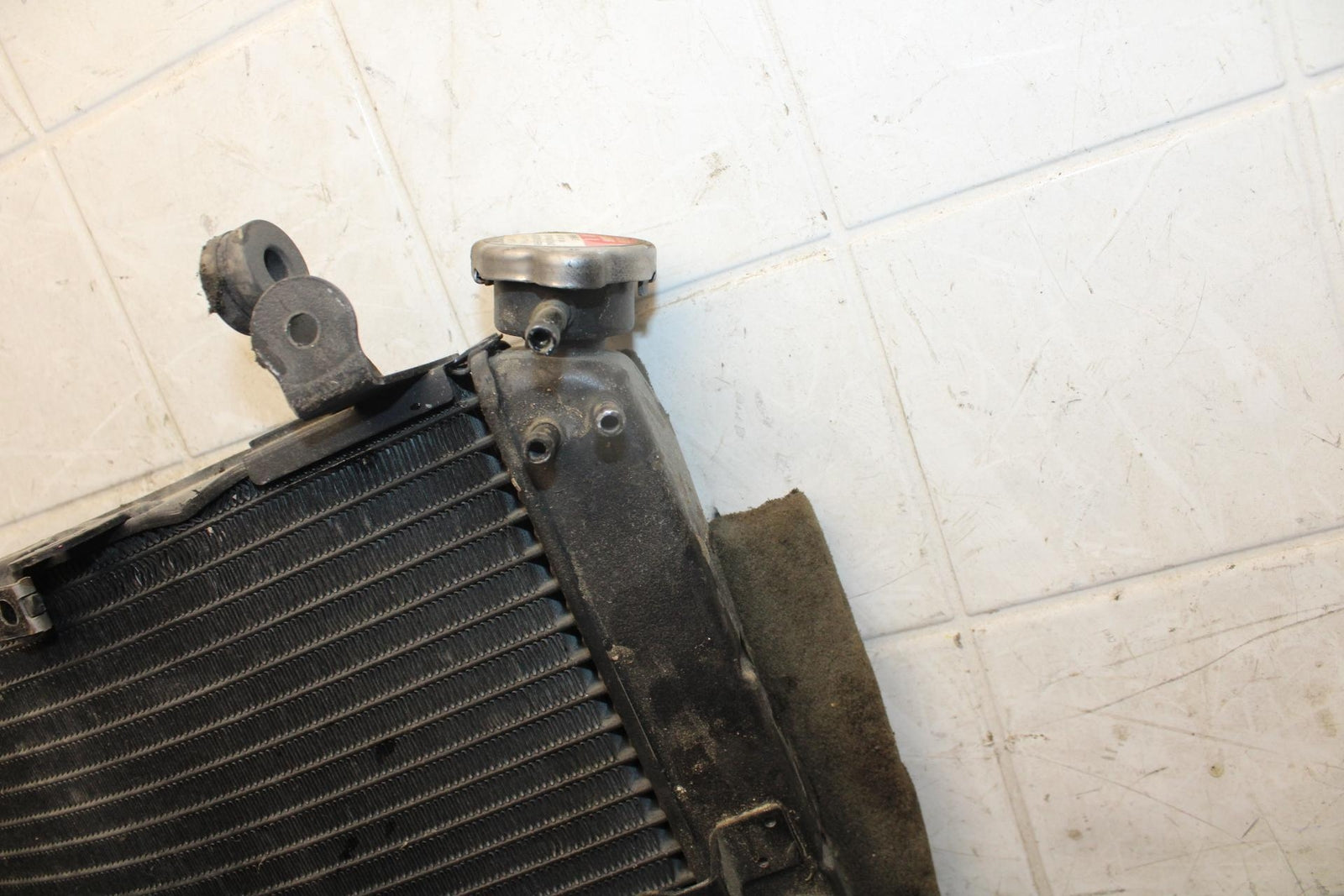 2003 Yamaha YZF R6 ENGINE RADIATOR MOTOR COOLER COOLING RADIATER BB539