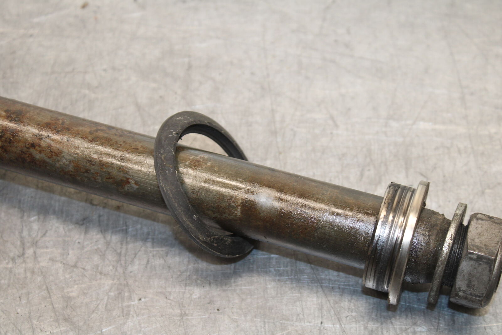06 YAMAHA YZF R6 REAR AXLE BACK WHEEL RIM PIVOT BOLT AXEL BB716