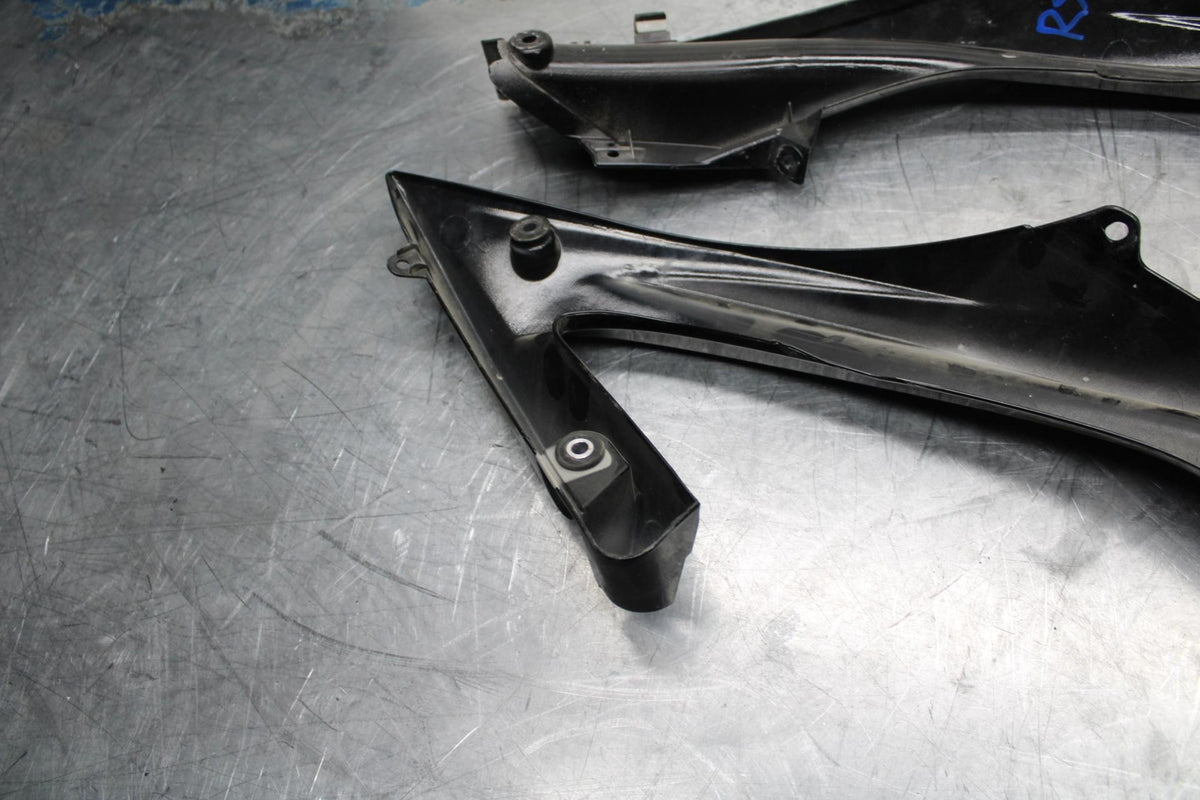 08-16 YAMAHA YZF R6 MID UPPER SIDE FAIRING COWL BB465