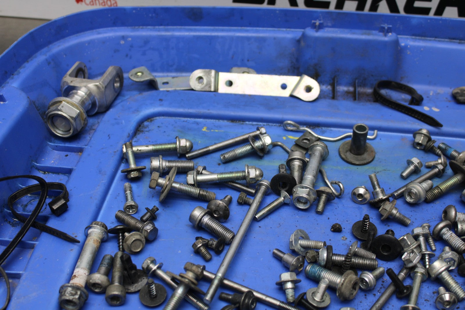 06-07 SUZUKI GSXR 600 MOUNTING BOLTS HARDWARE MOTOR SCREWS BB178