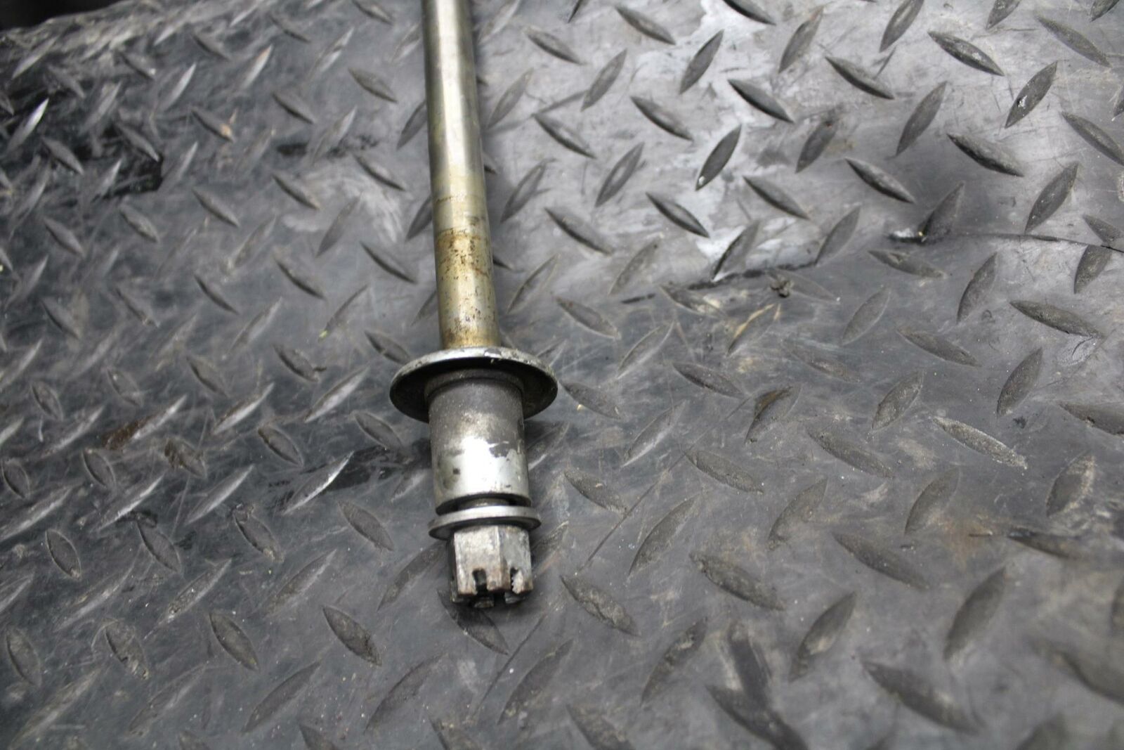 86 SUZUKI GS750ES FRONT WHEEL RIM AXLE PIVOT BOLT BB233