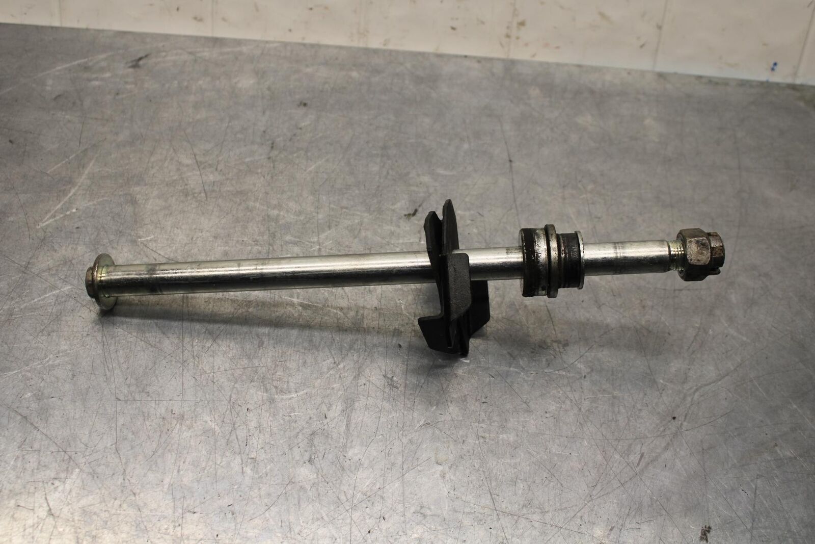 19-22 KAWASAKI Z400 REAR AXLE BACK WHEEL RIM PIVOT BOLT AXEL BB586