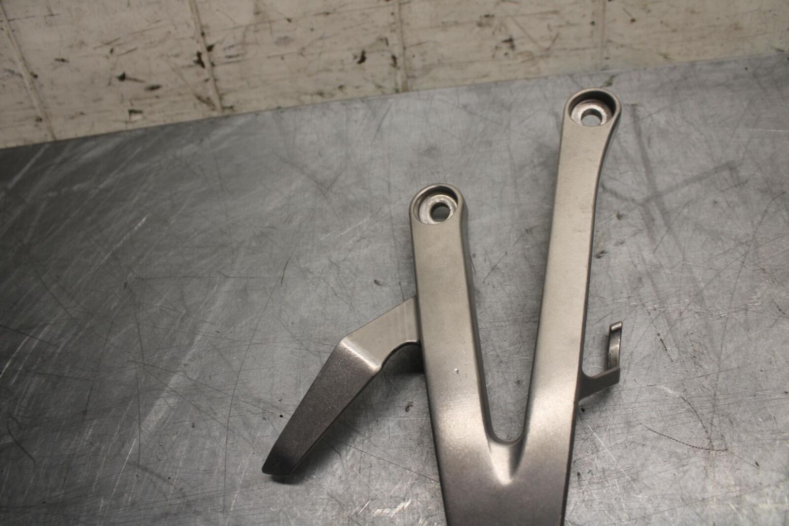 13-17 HONDA CBR600RR  RIGHT REAR BACK PASSENGER PEG BB502