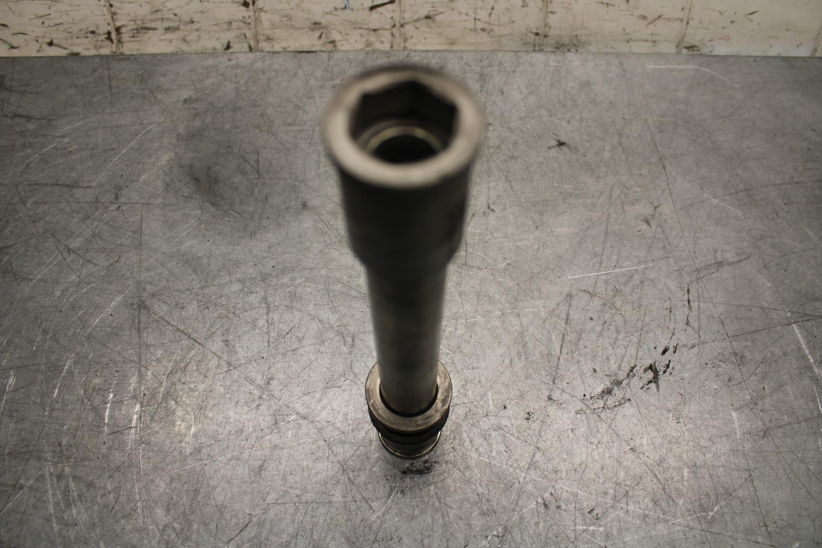 2009 Kawasaki Ninja ZX6R ZX600R FRONT WHEEL RIM AXLE PIVOT BOLT 41068-0034 BB548