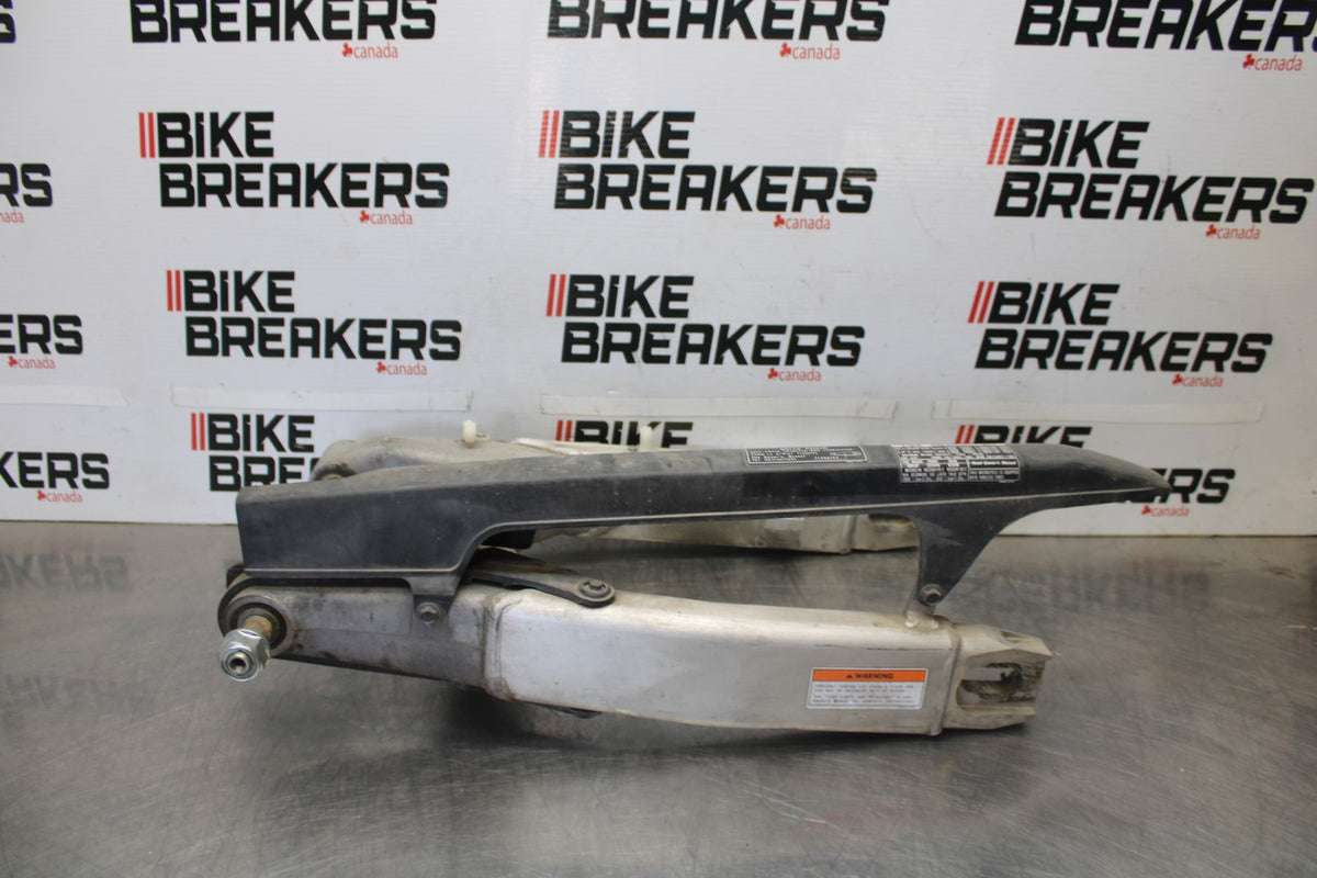 98-05 HONDA SUPER HAWK 1000 VTR1000F REAR SWINGARM SUSPENSION SWING ARM BB924