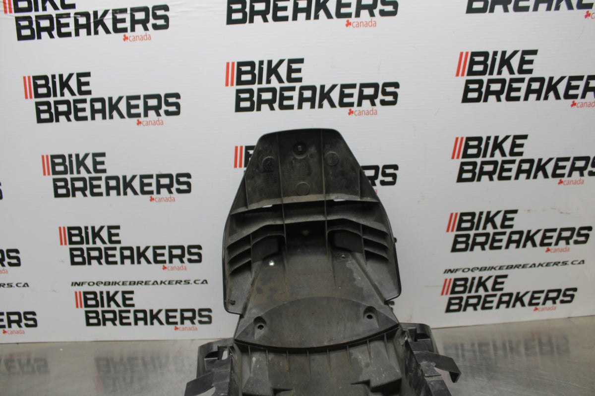 14 HONDA CTX1300A REAR BACK WHEEL FENDER MUD GUARD BB732