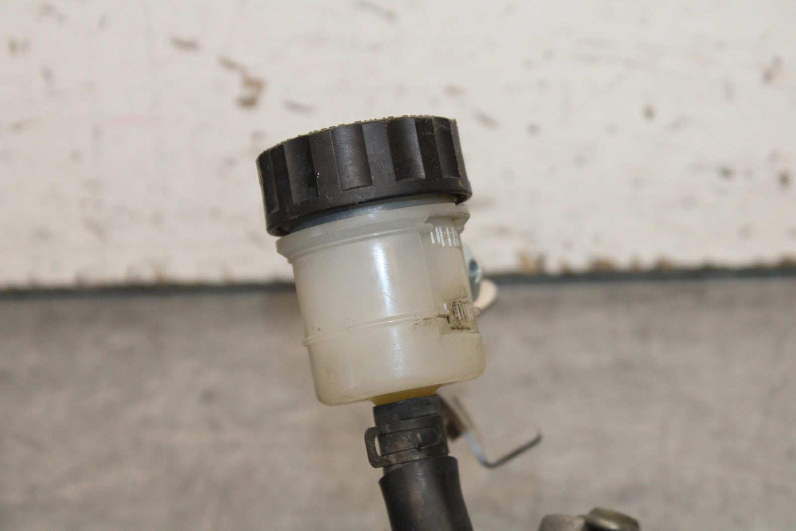 06 YAMAHA YZF R6 REAR BACK BRAKE MASTER CYLINDER W RESERVOIR BB716