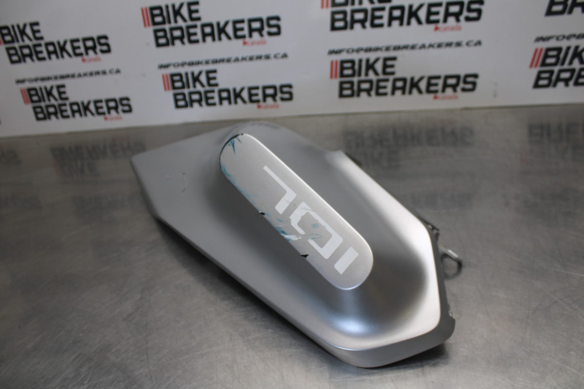 18-22 HUSQVARNA VITPILEN 701 RIGHT GAS TANK FUEL CELL COVER FAIRING COWL BB198