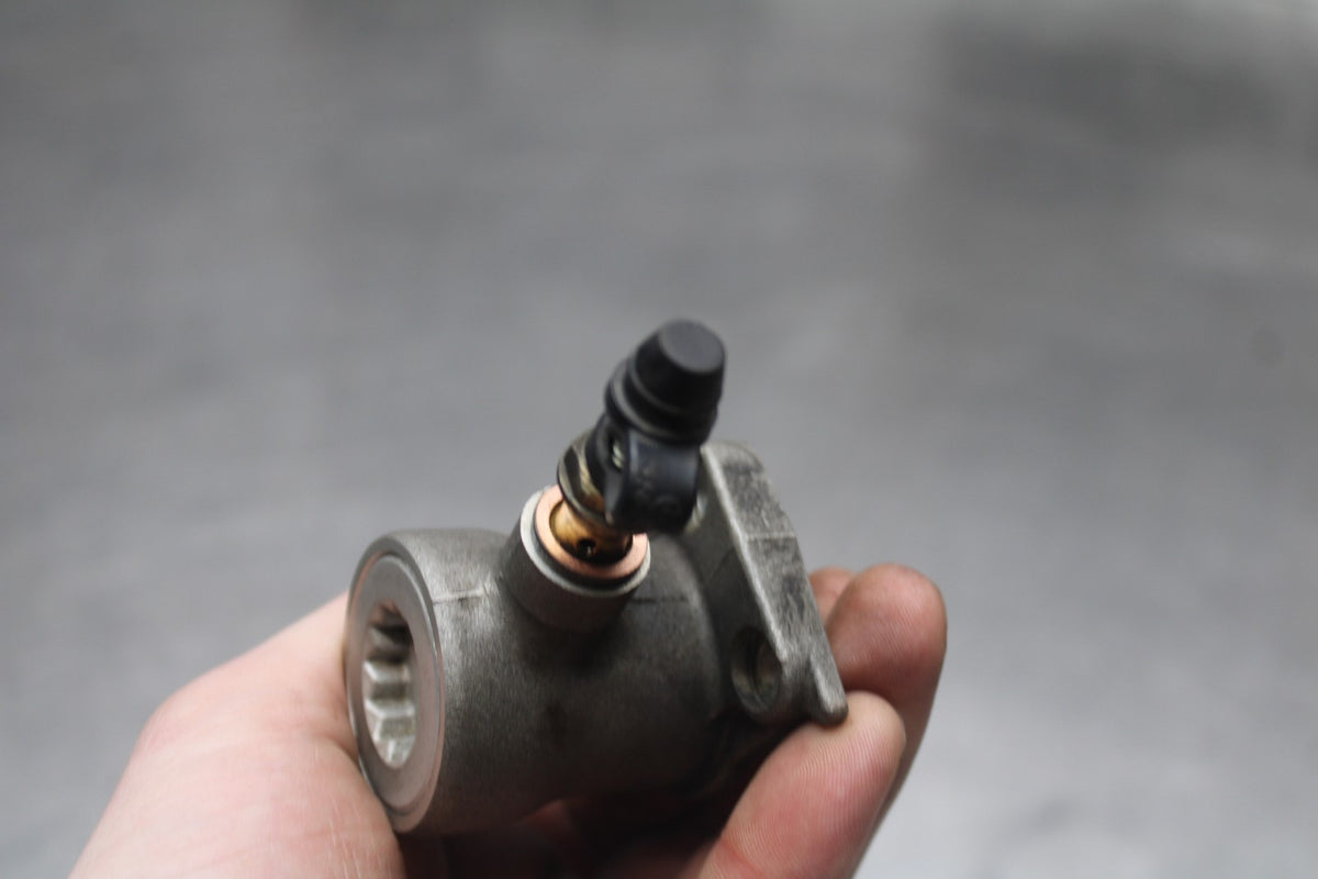 02 DUCATI MONSTER 620 CLUTCH SLAVE PISTON CYLINDER BB851