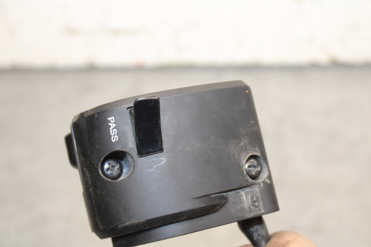 18-24 KAWASAKI NINJA 650 LEFT CLIP ON HANDLE HORN SIGNALS SWITCH SWITCHES BB725