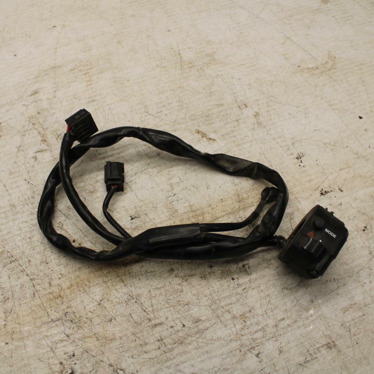 16-21 YAMAHA XSR900 RIGHT CLIP ON HANDLE KILL OFF START SWITCH SWITCHES BB362