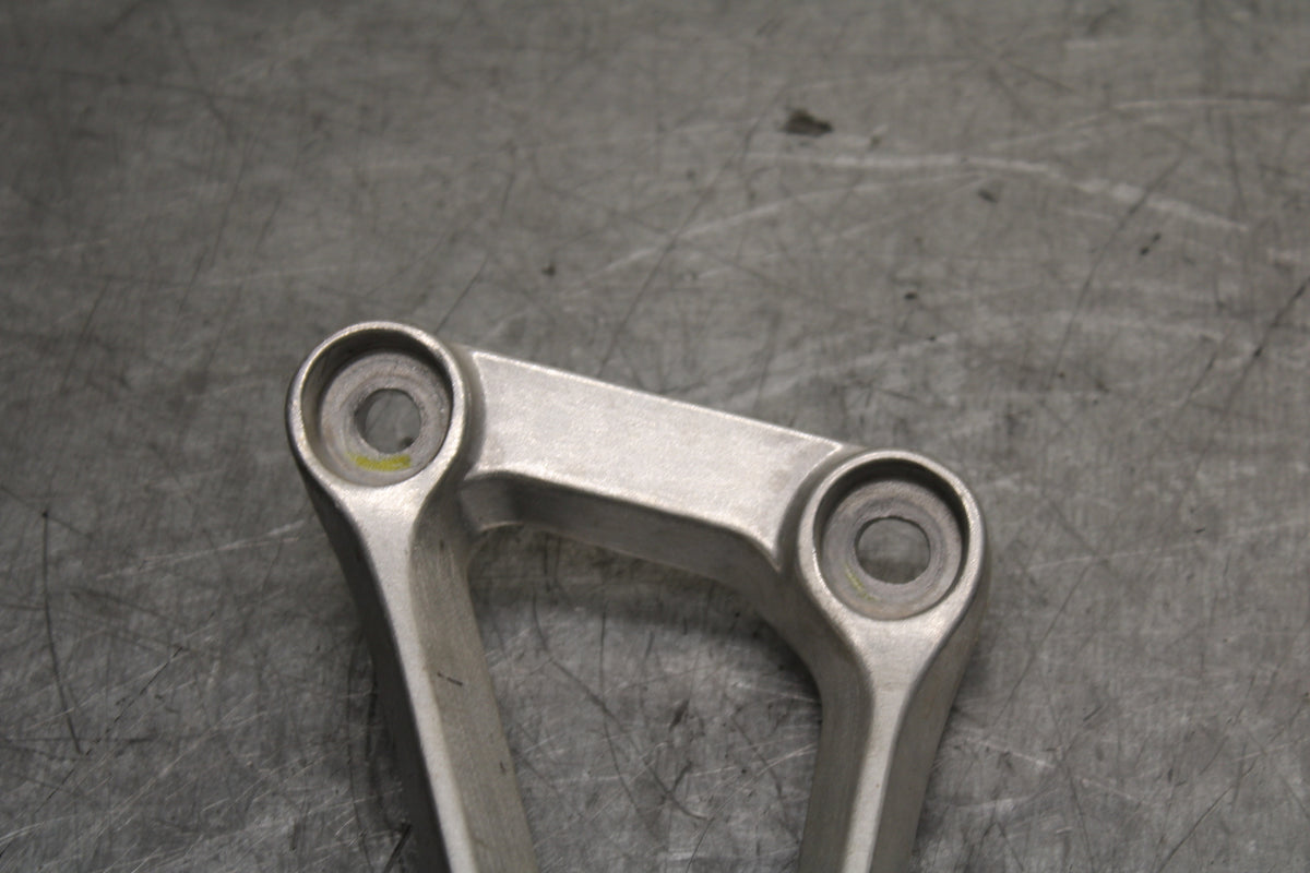 15-16 HONDA CB300F REAR BACK PASSENGER PEG SET PAIR BB740