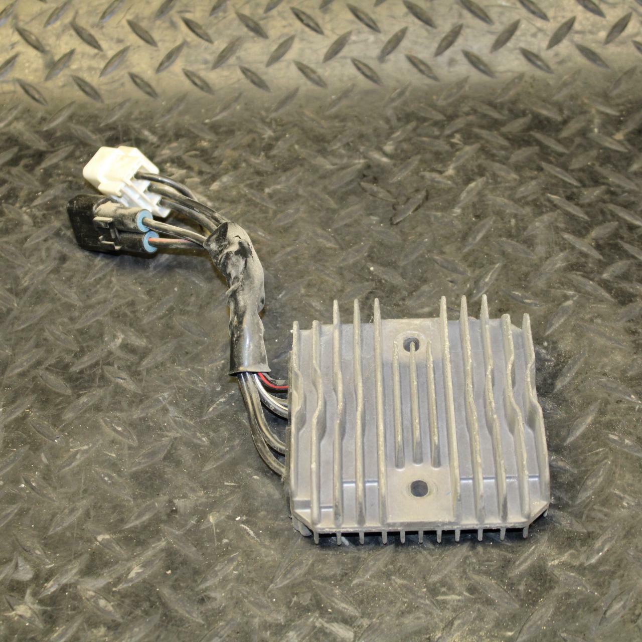 07 SUZUKI BURGMAN 650 RECTIFIER VOLTAGE REGULATOR  BB183