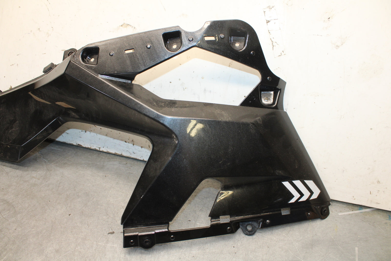 18-23 KAWASAKI NINJA 400 RIGHT MID UPPER SIDE FAIRING COWL PLASTIC BB660