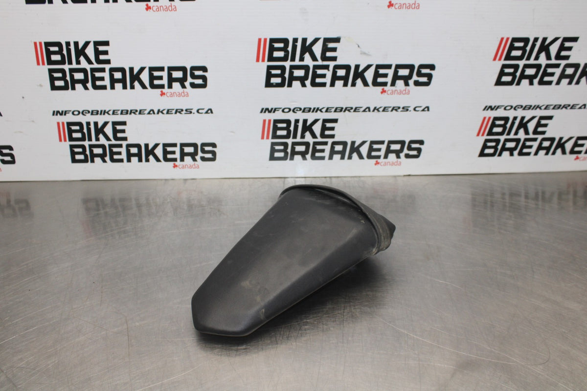 22-25 YAMAHA YZF R7 REAR BACK PASSENGER TANDEM SEAT PAD SADDLE PILLION BB850