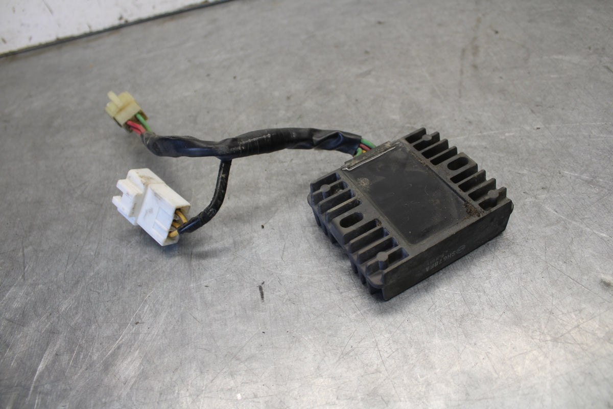 05-06 HONDA CBR600RR RECTIFIER VOLTAGE REGULATOR BB689