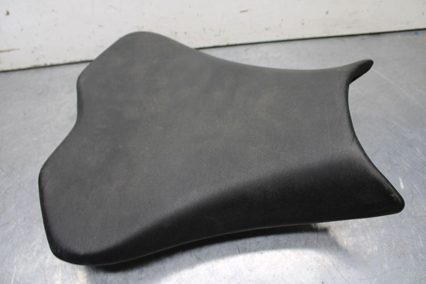 08-19 KAWASAKI NINJA ZX10R FRONT DRIVERS SEAT PAD SADDLE PILLION BB636