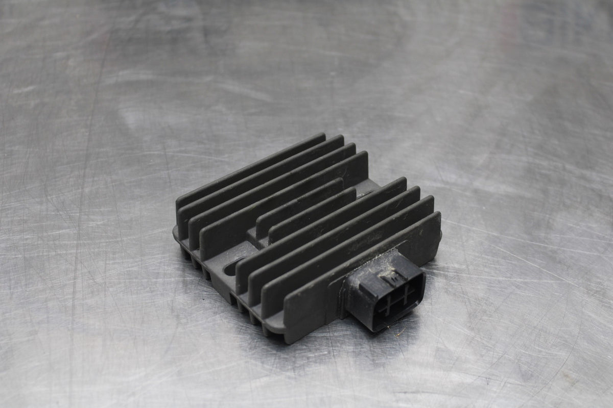 08-16 YAMAHA YZF R6 RECTIFIER VOLTAGE REGULATOR BB856