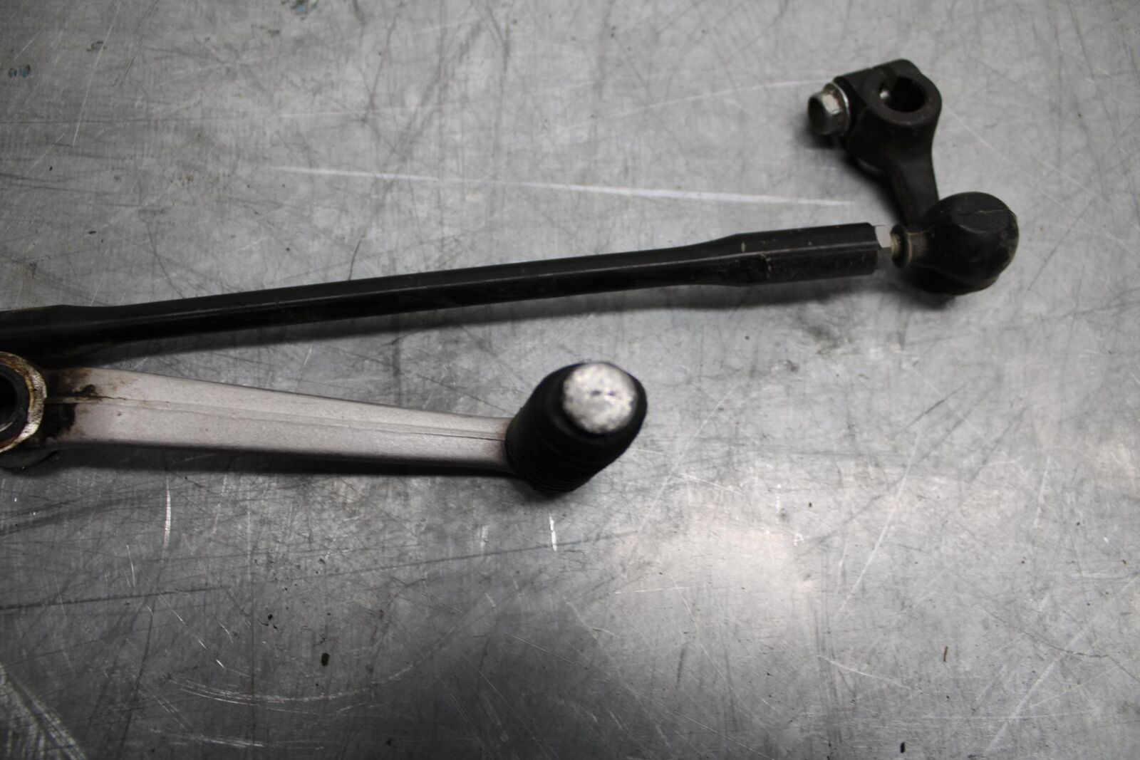 08-16 YAMAHA YZF R6 SHIFTER LINKAGE SHIFT LINK PEDAL 2C0-18110-01-00 BB451