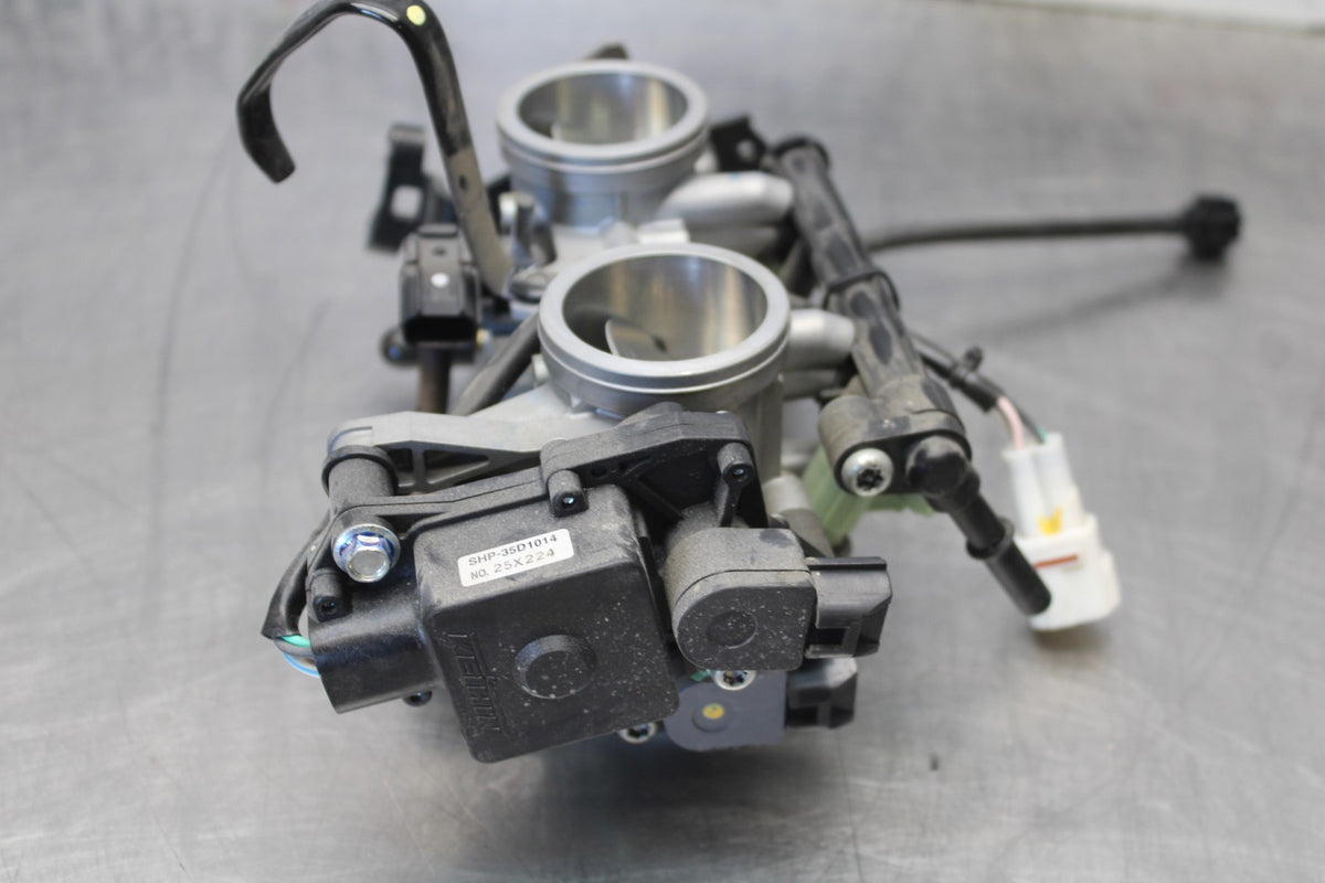 23 KAWASAKI NINJA 650 EX650 MAIN FUEL INJECTORS / THROTTLE BODIES BB920